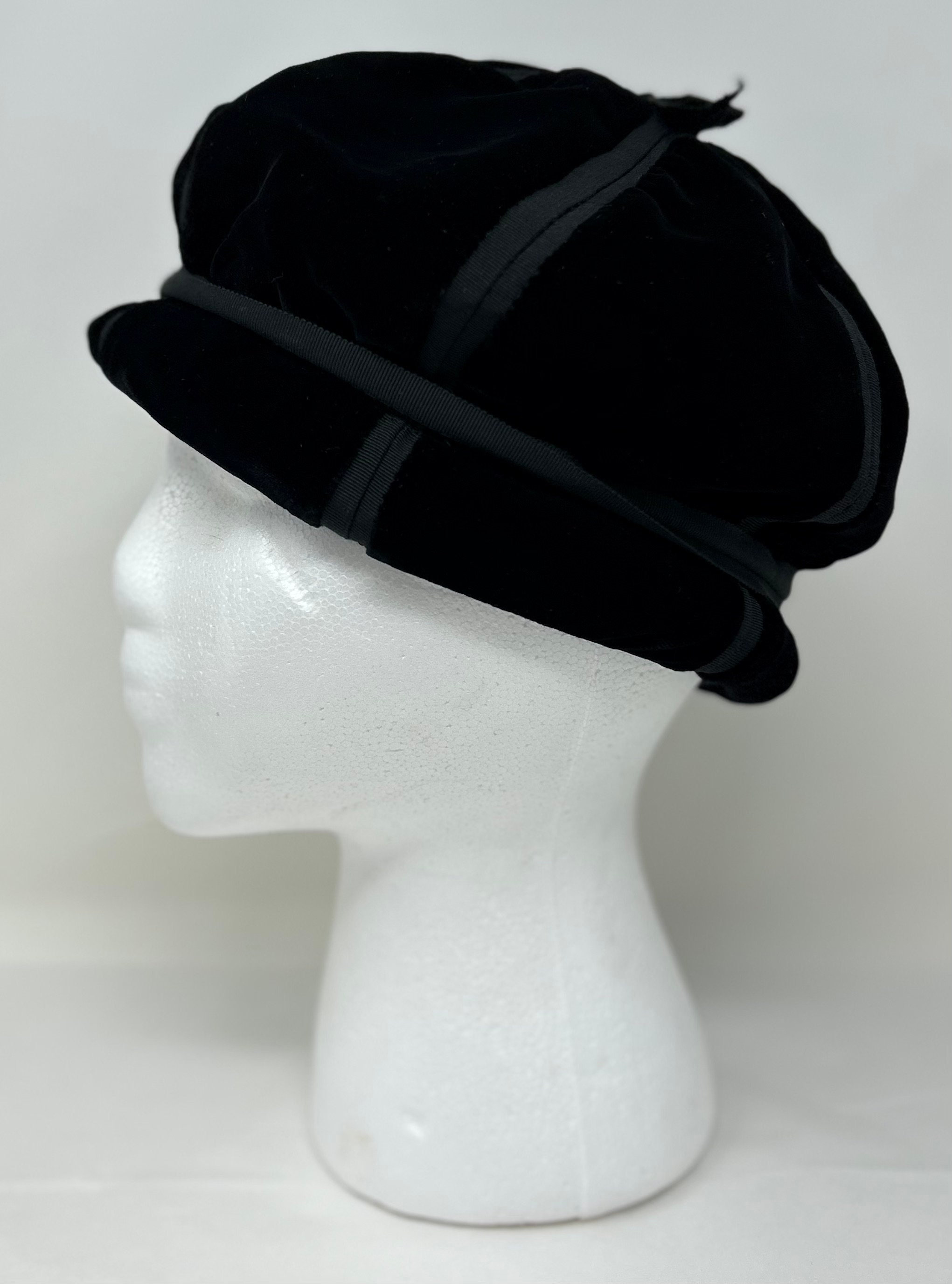 Vintage I. Magnin Velvet Pillbox Hat by Madcaps NY – Black  display picture 1