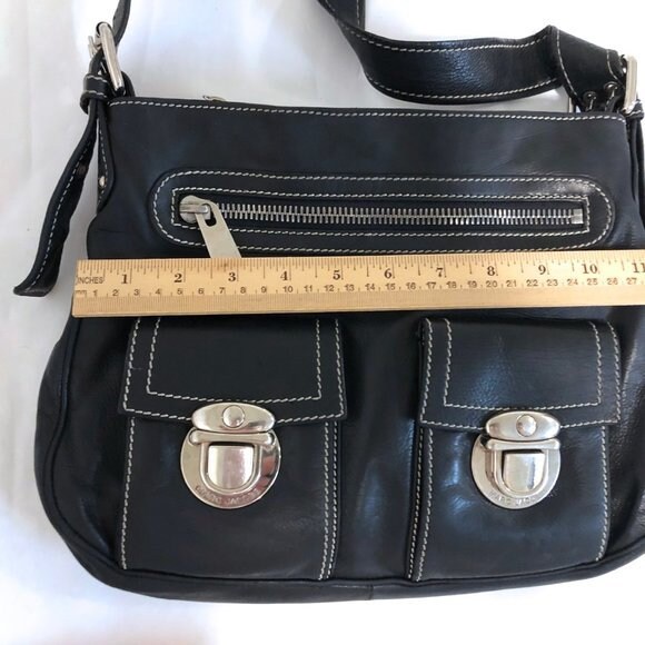 Leather handbag Marc Jacobs Black in Leather - 22916869