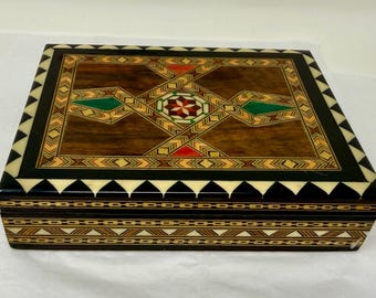 Caja de madera vintage con incrustaciones geométricas, joyero de mosaico hecho a mano, joyero de marquetería de Oriente Medio, caja de almacenamiento con incrustaciones de hueso