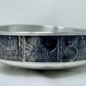 Vintage Peltier Norway Pewter Bowl – Viking & Nordic Scene Relief, 8&quot; Scandinavian Decorative Bowl