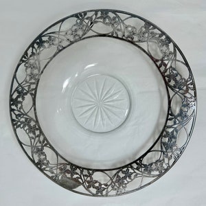vintage 9&quot; clear glass plate with silver overlay vines floral border  ornate overlay