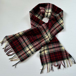 vintage 100% Lambswool wool Scotland plaid scarf tartan ivory green red black