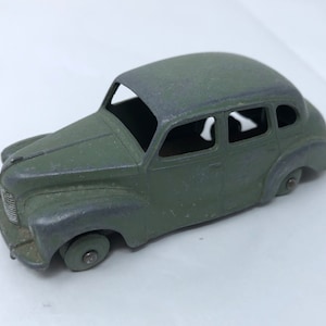 vintage Dinky Toys Austin Devon car England Meccano Ltd Saloon