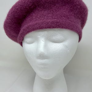 Vintage Wool Beret – Women’s Mauve Purple Hat, Classic French Style Cap, Soft Violet Winter Accessory