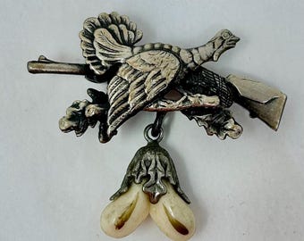 Vintage German Silver Pheasant Rifle Hunting Brooch with Grandel Boar Tusk Charms – Oak Leaves & Acorn Hat Pin Badge
