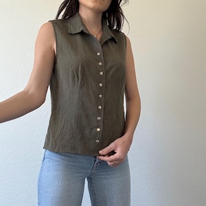 Vintage Green Collared Sleeveless Buttoned Blouse