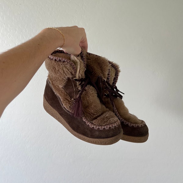 Vintage Brown Fur Suede Dunham Boots — Size 8.5