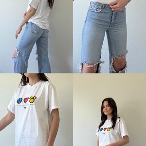 Vintage Graphic Peace Love and Mickey Mouse Disney Tee bild 9