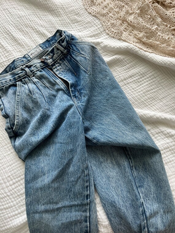 Waist 26 Vintage High Waisted Pleated Jeans - image 7