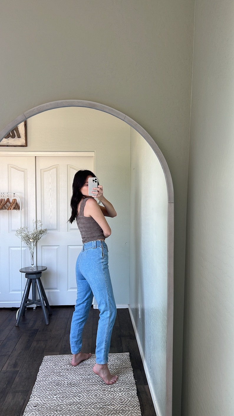 Waist 27 Vintage High Waisted Jeans image 4