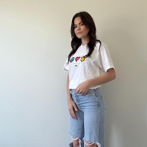 Vintage Graphic Peace Love and Mickey Mouse Disney Tee bild 2