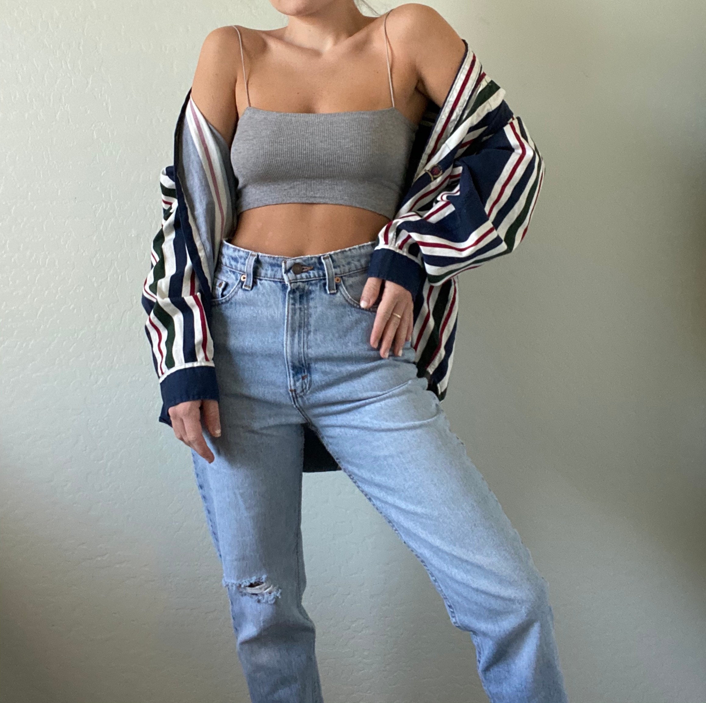 gray long sleeve tee