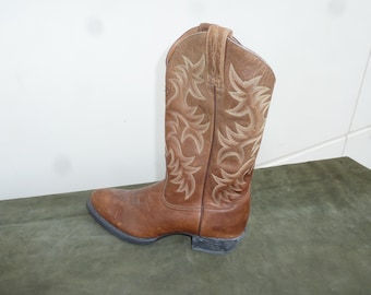 Einzelner Cowboy-Stiefel für Handwerk, Pflanzgefäße und westliche Dekoration