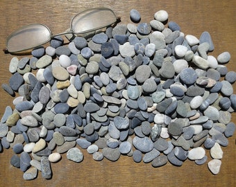 400 small/tiny beach stones 0.3"- 0.8"[0.75-2cm]. Different types, shapes and colors. Natural sea pebbles for various crafts and decoration