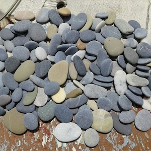 200 natural sea beads. Well-chosen small beach stones 0.4''- 0.8''[1-2cm]. Beach pebbles for various crafts and jewelry making.