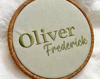 Custom Name Sign, Personalized Embroidery Hoop Nursery Decor, Baby Name Announcement, Kid’s Room Decoration, Green fabric and thread