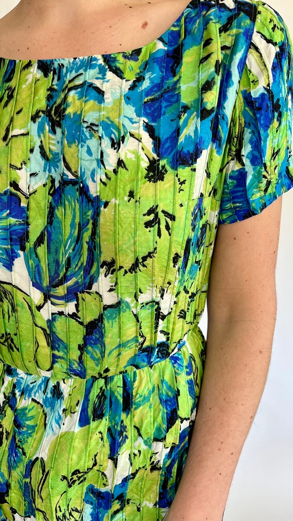 1950s Green and Blue Floral Dress - image 5