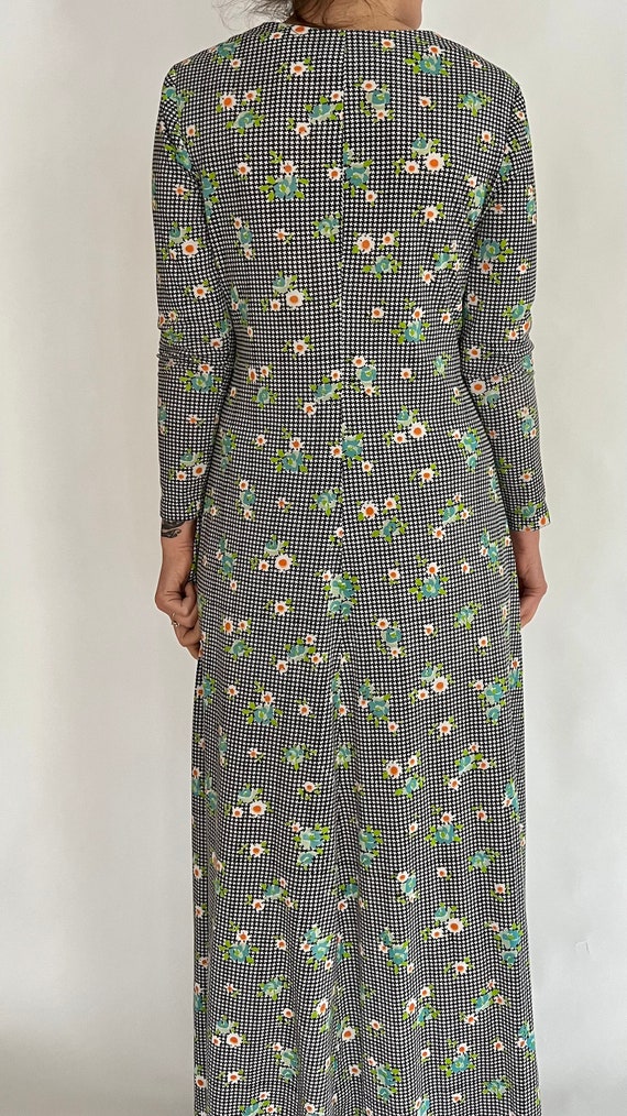 Houndstooth and Floral Print 1970s Maxi Dress - image 3