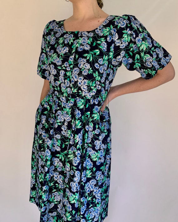 1980s Puff Sleeve Floral Dress - image 4