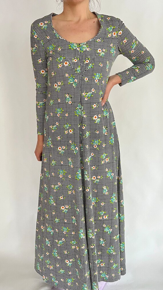 Houndstooth and Floral Print 1970s Maxi Dress - image 6