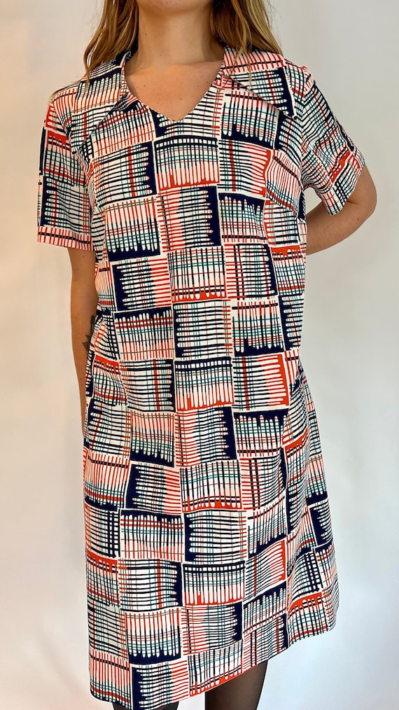 1970s Patterned Short Sleeve Day Dress