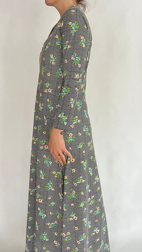 Houndstooth and Floral Print 1970s Maxi Dress - image 2