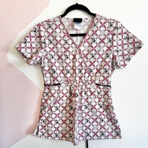 Baby Phat Pink Floral Scrub Top, 2000s Y2K Short Sleeve XS