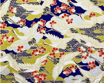 Japanisches Yuzen-Washi-Papier – Kranich mit roten Kirschblüten auf goldenen Wolken und blauem Himmel – 15 x 15 cm (6 Zoll)