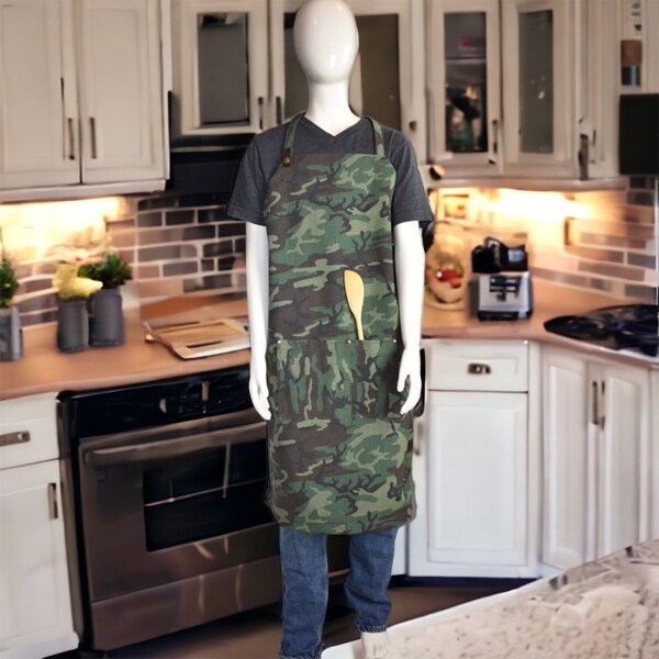 Grill Master Apron - Grilling Gift For Griller - Idea for Dad - BBQ Clothing Cover - Kitchen Cooking - Father's Day - Made for Him - Camo