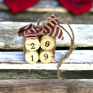 Wine Cork Ornament - Gift for Wine Lovers - Upcyled Ornaments - Christmas Decor for Vino - Rustic Holiday Style - Jute Wrapped Cork