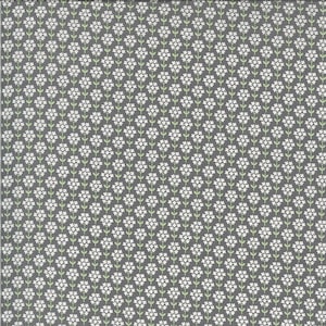 SÄLLSYNT - Per halv meter - Spring Brook av Corey Yoder för Moda Fabrics, mönster #29113-13 Vita plantblommor på skiffergrå