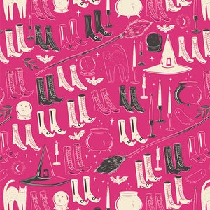 Raro - Por The Continuo HALF YARDS - Sweet n' Spoookier de AGF Studios para Art Gallery, Patrón #13037 Armario de bruja en rosa baya