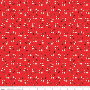 Peut inclure: Tissu rouge avec un motif répété de baies blanches sur des tiges noires. De petits carrés noirs sont dispersés dans le motif. Le tissu est mesuré en pouces.