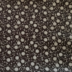 By The Continuous HALF YARD - Tonal Gray 3/8” Flowers on Winding Vines on Black by David Textiles