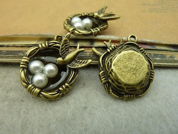 BULK 20 Nest charms antique silver tone B143