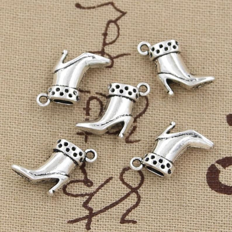 BULK 25pcs High Heeled Boot Charms Antique Silver Tone High Heel Shoe Charm Fashion Boot Charms Charm Bracelet Pendants Jewelry Supply #700