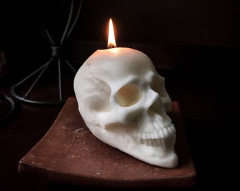 Skelly Bob {Skull Candle}