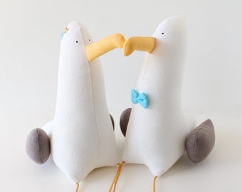 Mr & Mrs Seagulls, Wedding gift, Seagull Soft sculpture, Anniversary gift, Sea Wedding decor, Bride gift, Möve la mariée, DECORNERHOME