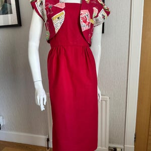Gorgeous 1950s style pink cotton wiggle dress with Novelty print “Chez Paris” bolero jacket. hand made dress. vintage style dress.