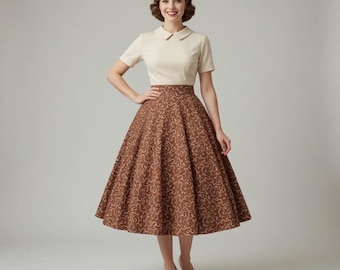 Falda circular estilo años 50 con estampado de cinta marrón. Falda circular de algodón. Falda circular con estampado original. Falda de tela de stock antiguo.