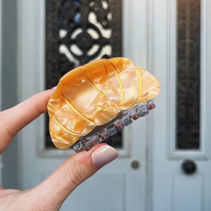 French croissant shape hair claw | kawaii hair accessory for her | french pastry style | parisian boulangerie viennoiserie hair claw barette
