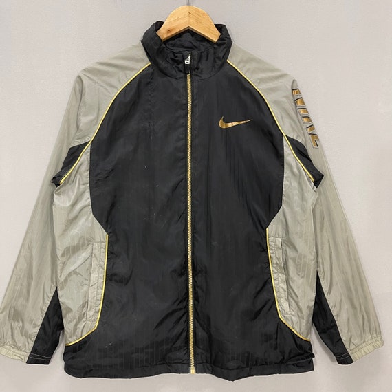 Nike shop sweater windbreaker