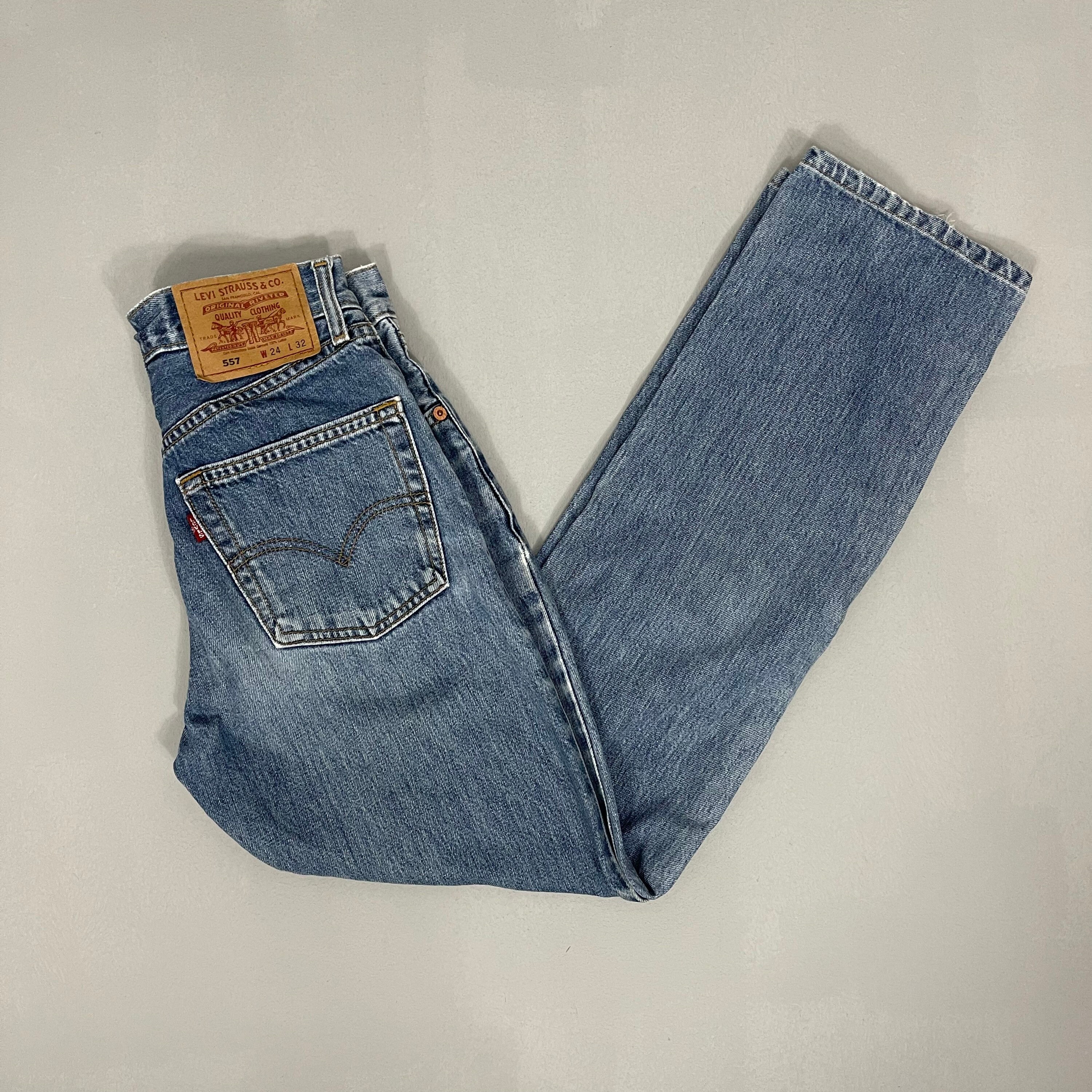 Size 26x28 Levis 557 Zipper Fly Jeans 