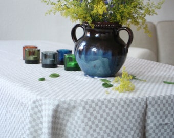 Medium-sized Jaquard linen tablecloth 260 x 150 cm