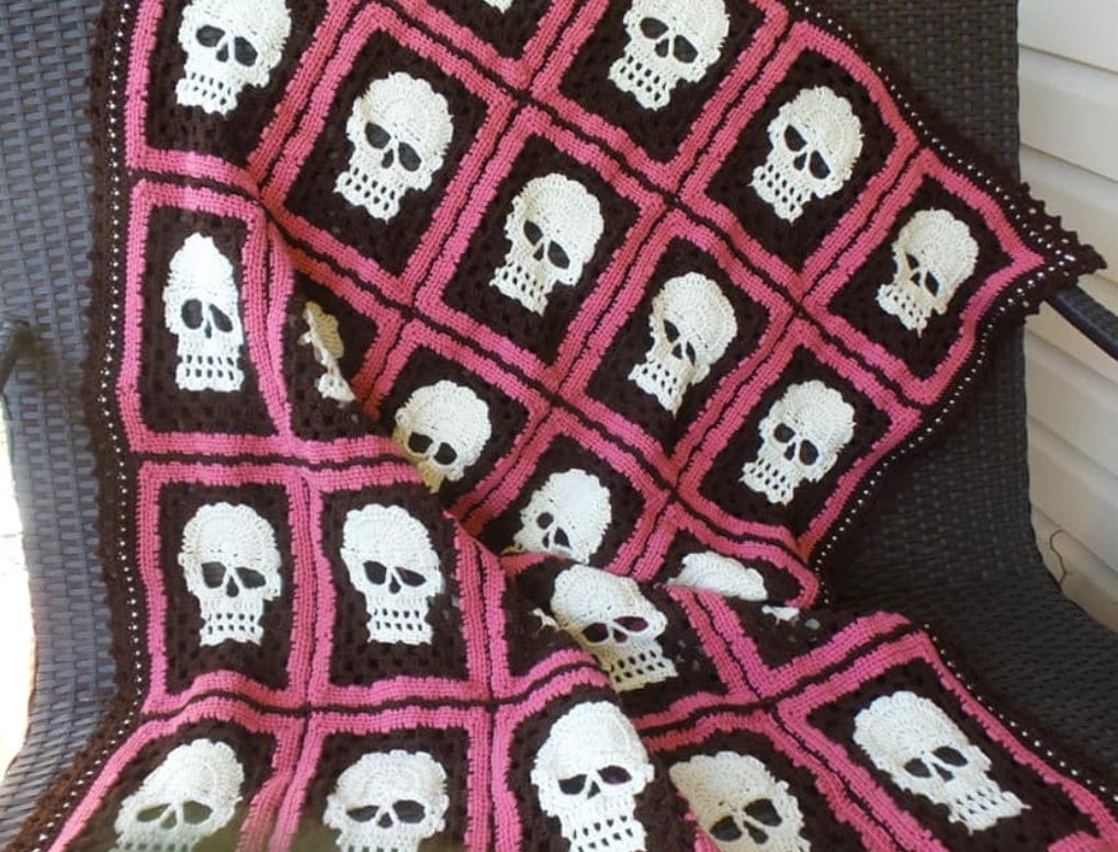 20 Skull Blanket Crochet Patterns for Gothic, Halloween, and Boho Homes 4 Blanket Pattern Granny Skulls Blanket