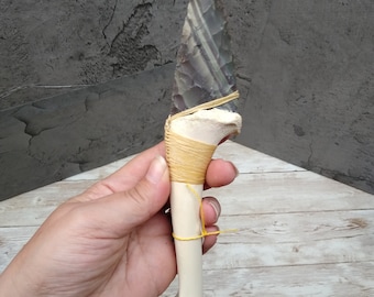 Bone Knife - Deer leg bone knife - Bone Athame - Flint Knapping Bone Knife - Deer bone knife - Athame - Alter knife