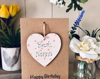 Tarjeta de cumpleaños con corazón para abuela o nona: tarjeta de recuerdo de madera personalizada con forma de corazón.