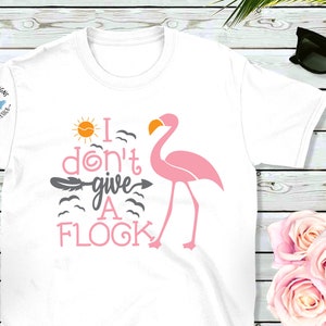 Flamant rose svg, je m'en fous Design d'été en SVG, DXF, PNG, svg tropical, citation drôle, svg d'été, svg de plage, svg pour enfants, svg fille