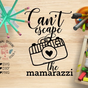 Baby SVG, Cant Escape the Mamarazzi Cut File verfügbar in SVG, dxf, PNG Format kann als geschnitten Datei, Baby T-Shirt Design, Cricut, Cameo verwendet werden