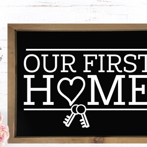 Ons eerste huis gesneden bestand in SVG, DXF, PNG, nieuw huis SVG, nieuw huis decor SVG, eerste huis SVG, paar SVG, huwelijk SVG, huis teken SVG,